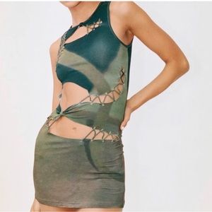 With Jean Ophelia cut out dress